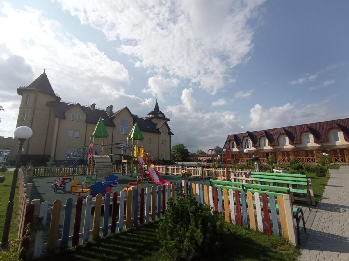 Готельно-Ресторанний Комплекс Прованс Парк Potchaïv Extérieur photo