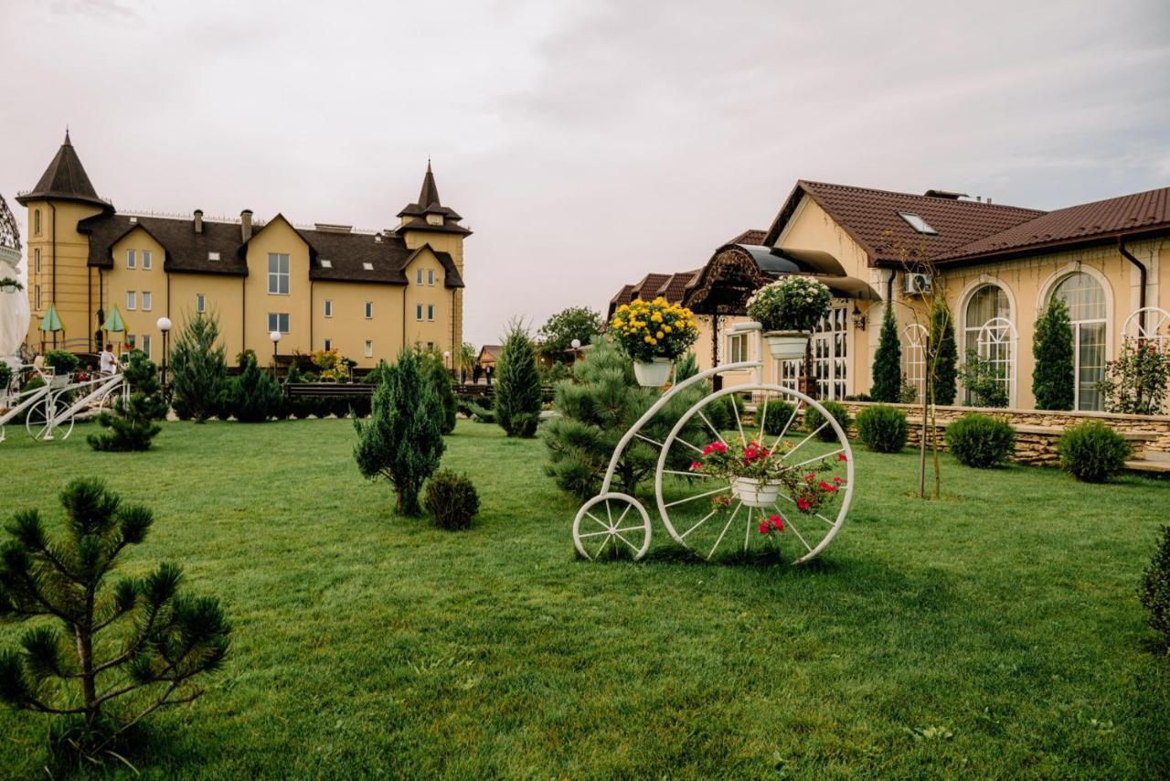 Готельно-Ресторанний Комплекс Прованс Парк Potchaïv Extérieur photo