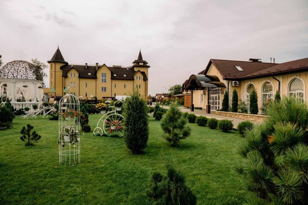 Готельно-Ресторанний Комплекс Прованс Парк Potchaïv Extérieur photo
