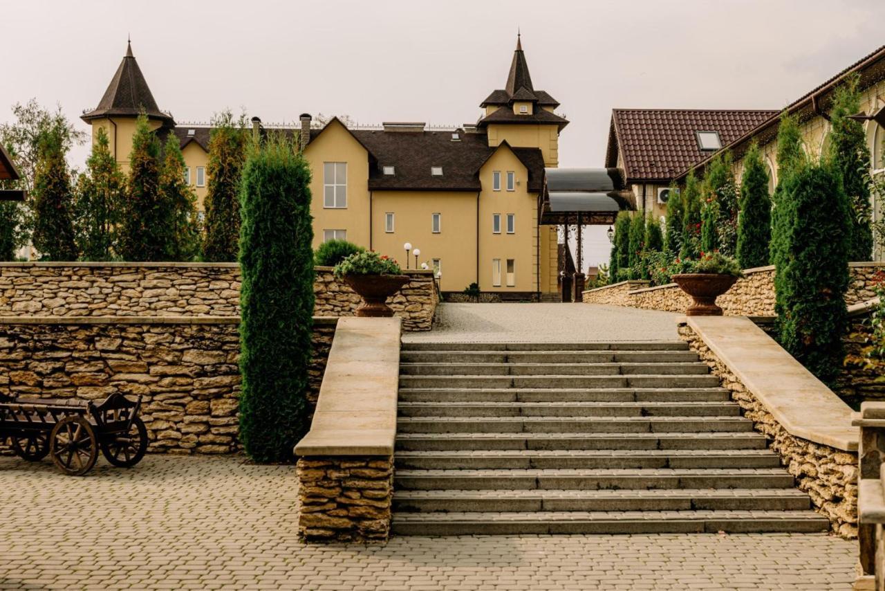 Готельно-Ресторанний Комплекс Прованс Парк Potchaïv Extérieur photo