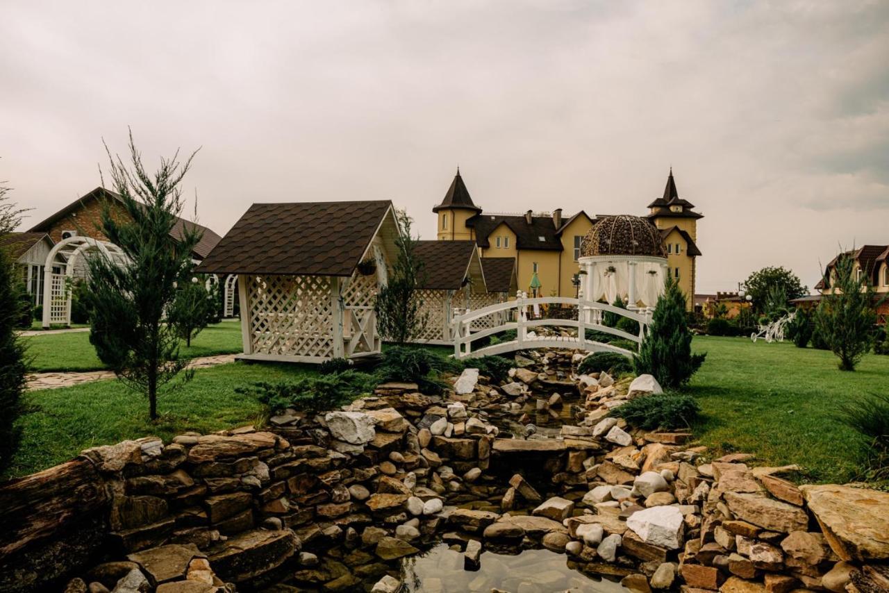 Готельно-Ресторанний Комплекс Прованс Парк Potchaïv Extérieur photo