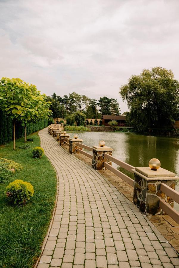Готельно-Ресторанний Комплекс Прованс Парк Potchaïv Extérieur photo