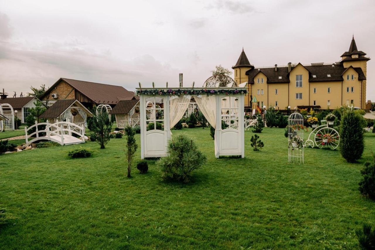 Готельно-Ресторанний Комплекс Прованс Парк Potchaïv Extérieur photo