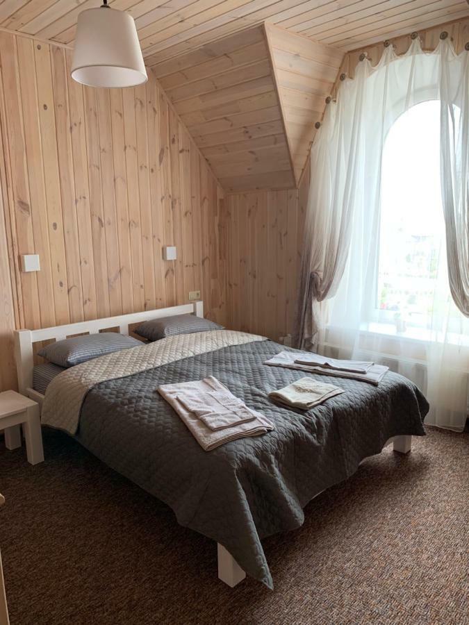 Готельно-Ресторанний Комплекс Прованс Парк Potchaïv Extérieur photo